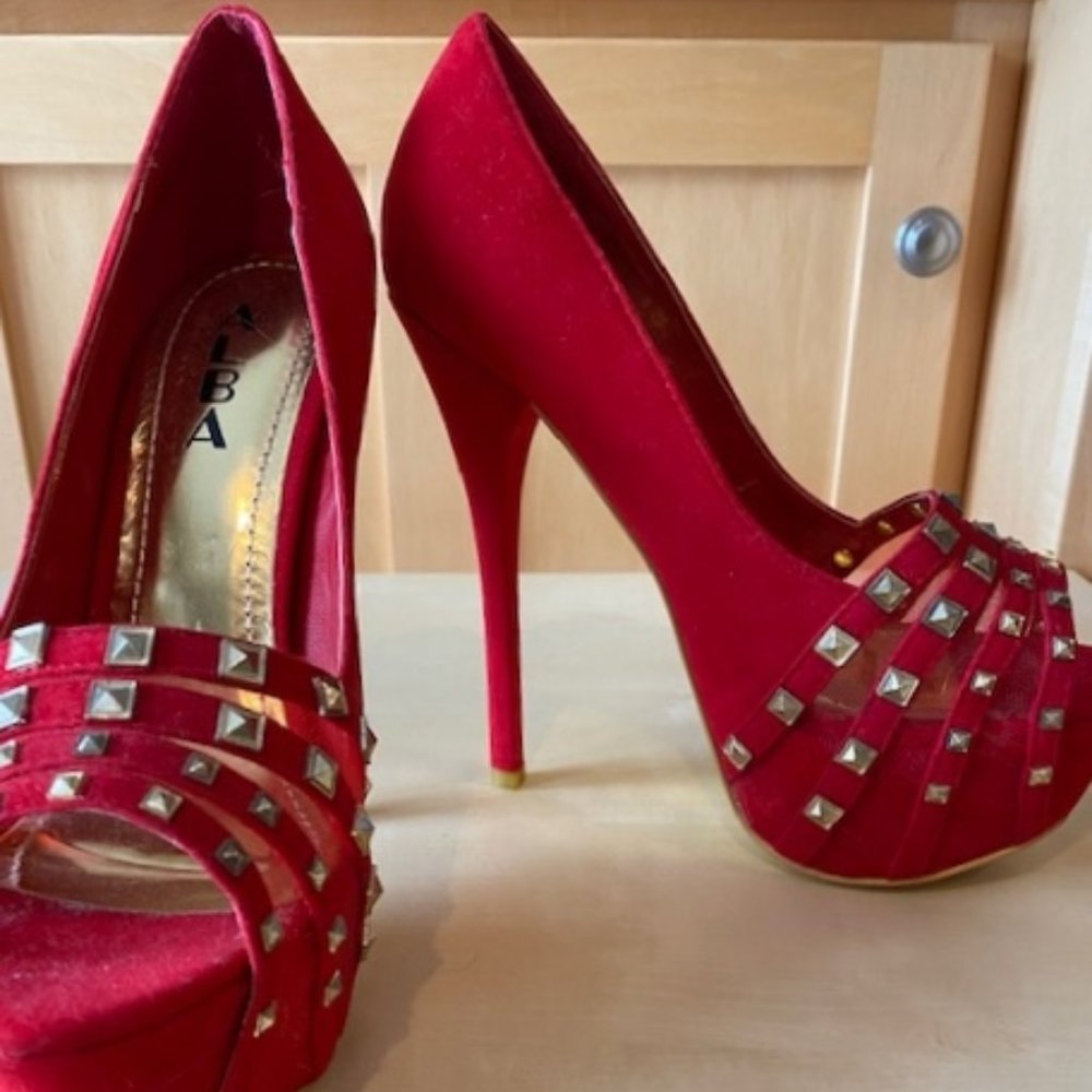 Like new Women's Size 8  Red Stilettos